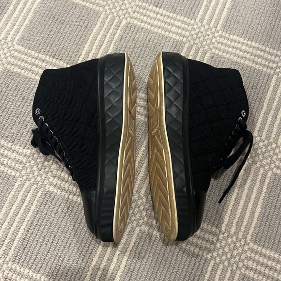 Chanel Interlocking CC Logo Leather Trim Embellishment - Picture 4 of 8